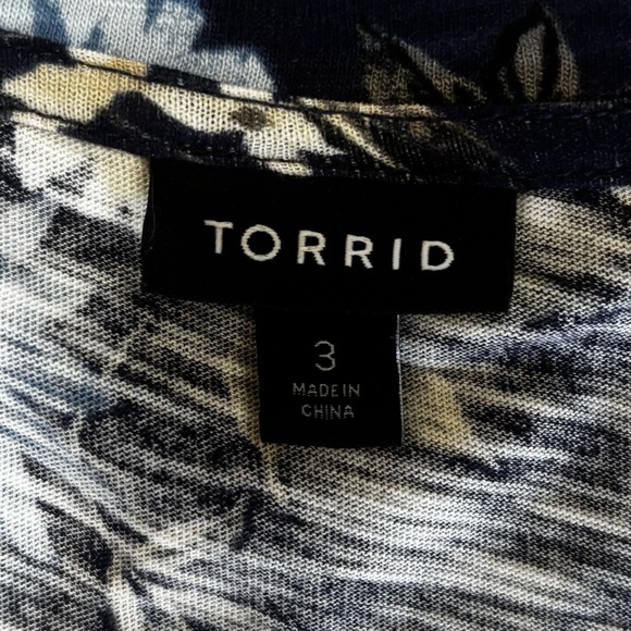Torrid Floral V-Neck T-Shirt Size 3 – Navy Blue Cotton Modal Short Sleeve Top - Picture 2 of 12